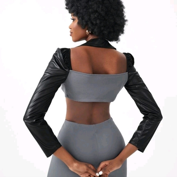 Two piece suit - Picture 2 of 5